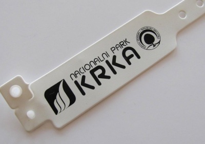 vinyl narukvica 10